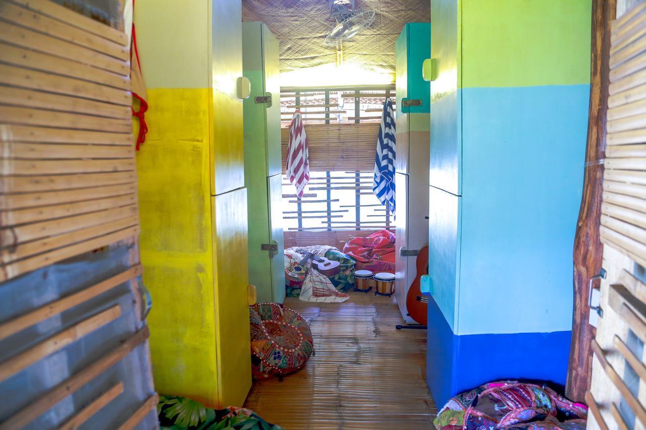 Flotsam And Jetsam Artist Beach Hostel سان خوان المظهر الخارجي الصورة